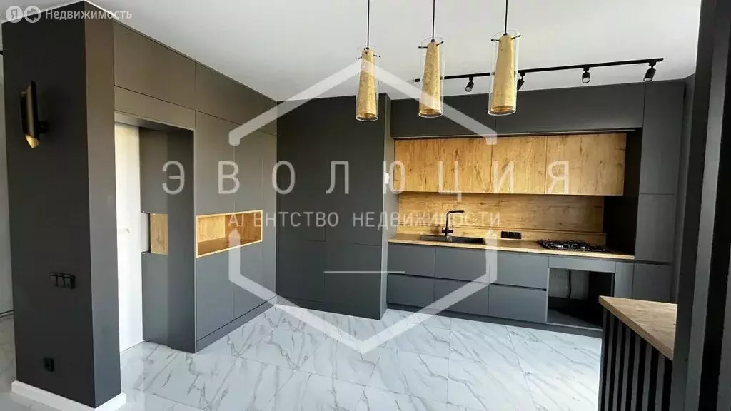 3-комнатная квартира: Калининград, Аэропортная улица, 11 (104 м) - Фото 1