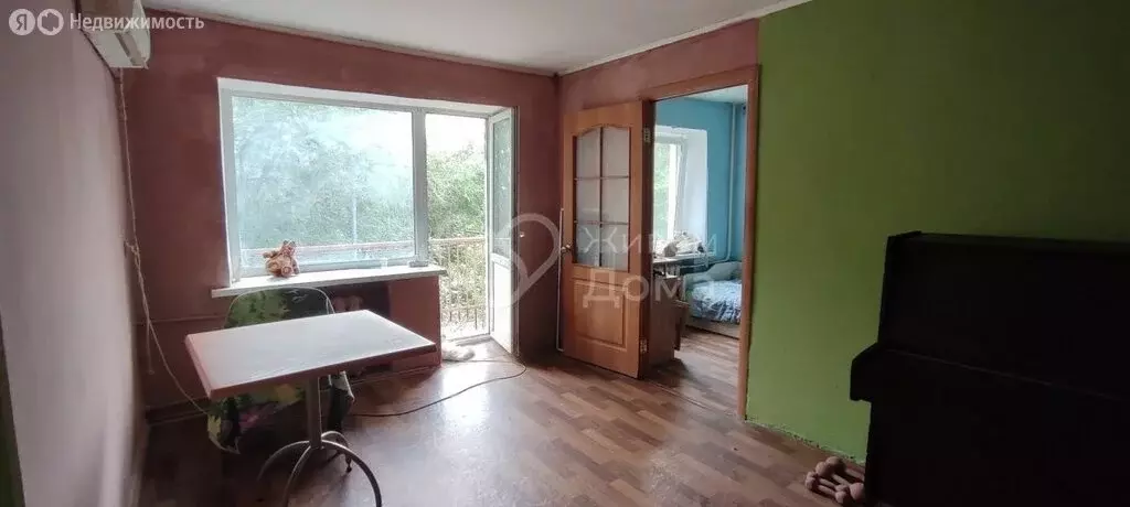 2-комнатная квартира: Волгоград, Нежинская улица, 1А (42 м) - Фото 1