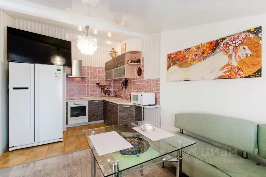 3-к кв. Омская область, Омск Транссибирская ул., 6 (70.1 м) - Фото 0