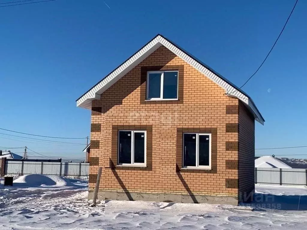 Дом в Башкортостан, Иглинский район, Акбердинский сельсовет, с. ... - Фото 1