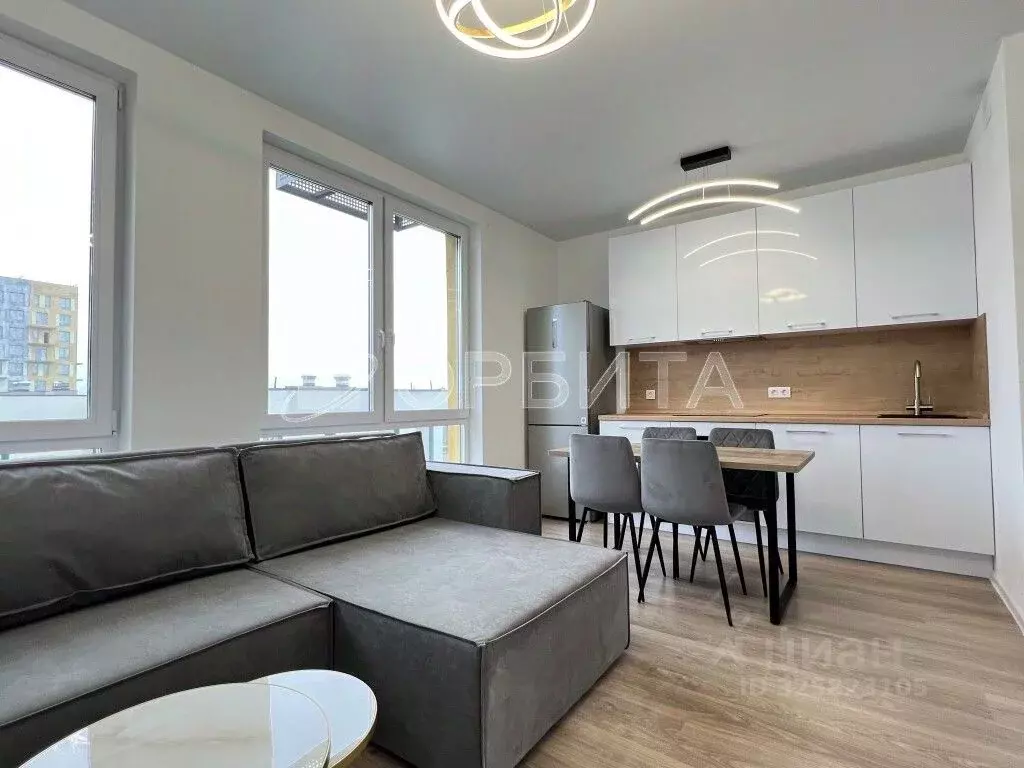 2-к кв. Тюменская область, Тюмень ул. Юрия Рогачева, 9к2 (57.3 м) - Фото 1