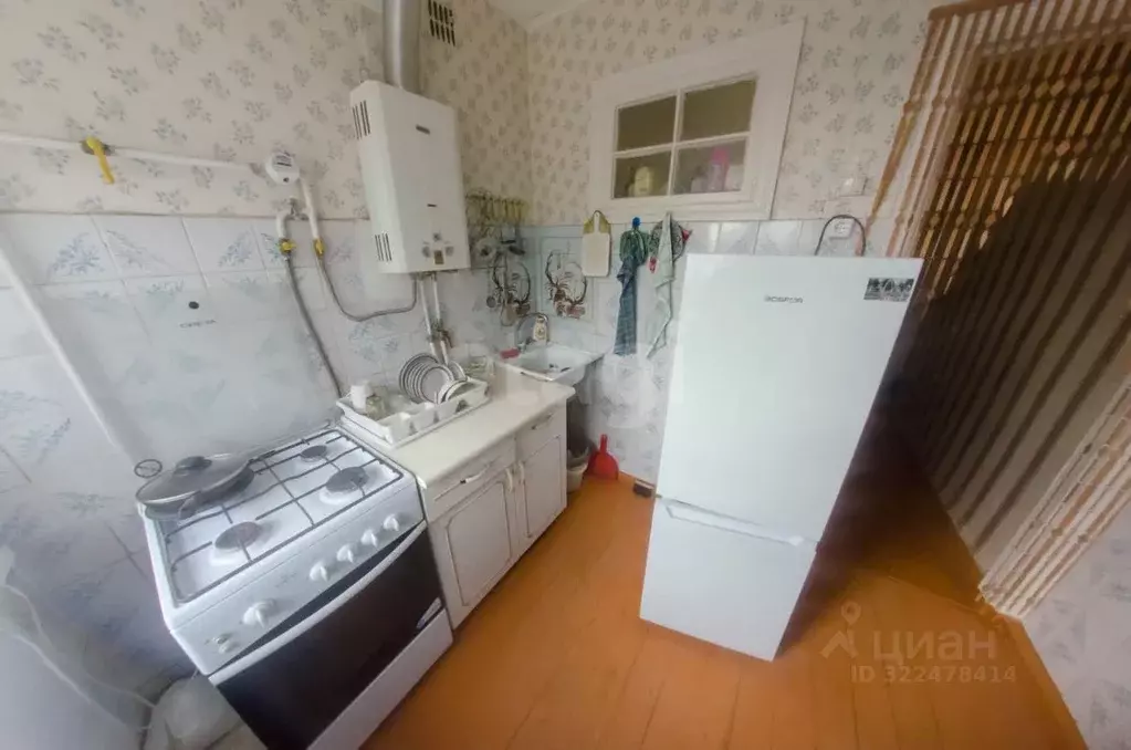 3-к кв. Курганская область, Шадринск ул. Ефремова, 19 (53.0 м) - Фото 1