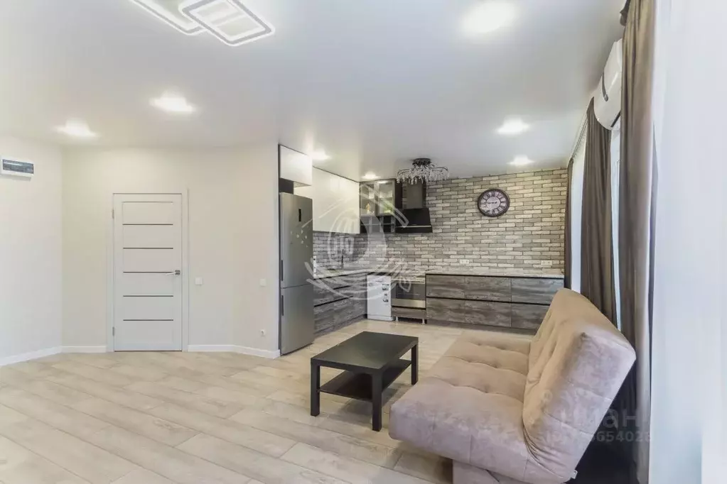 2-к кв. Алтайский край, Барнаул ул. Энтузиастов, 51 (53.8 м) - Фото 1