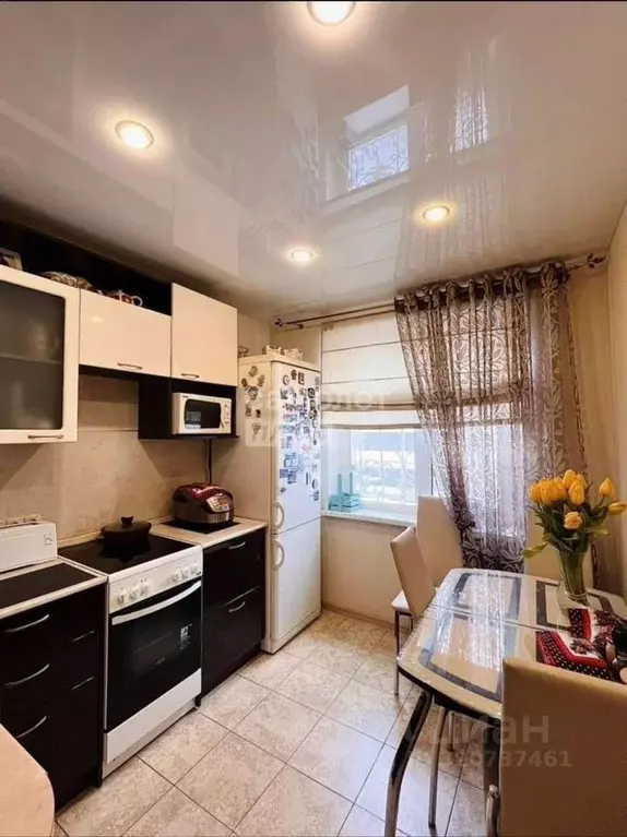 3-к кв. Самарская область, Тольятти Ленинский просп., 18 (67.4 м) - Фото 0
