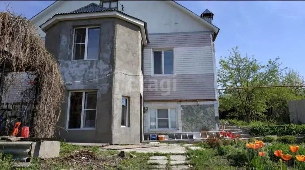 Дом в Саратовская область, Саратов Соликамская ул. (100 м) - Фото 1