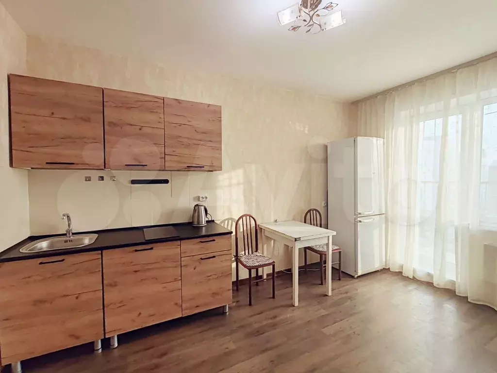 1-к. квартира, 42 м, 5/10 эт. - Фото 1