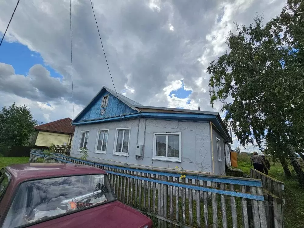 Дом в Омская область, Азовский Немецкий Национальный район, с. ... - Фото 1