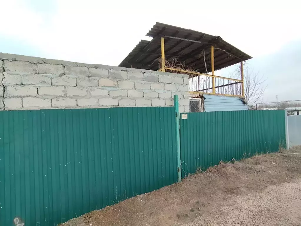 Дом в Волгоградская область, Волжский Синтетика СНТ, ул. Грушовая (23 ... - Фото 0