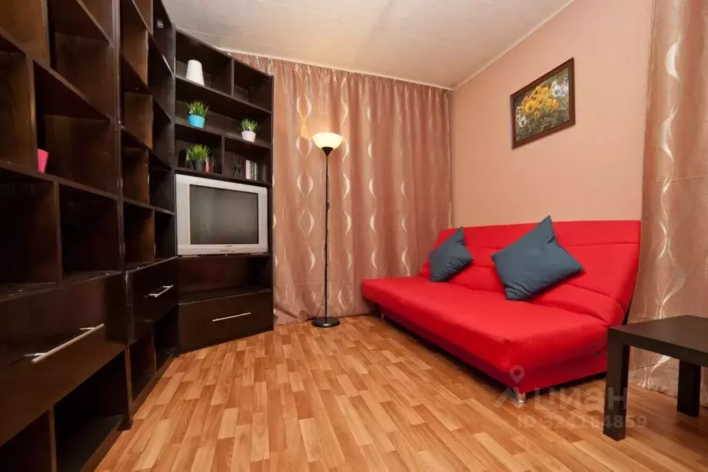 1-к кв. Свердловская область, Екатеринбург ул. Надеждинская, 13 (33.0 ... - Фото 1