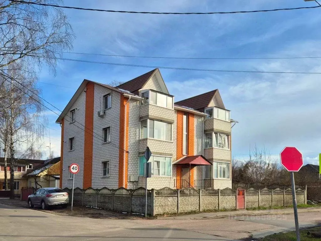 2-к кв. Брянская область, Брянск ул. Космонавтов, 34 (65.0 м) - Фото 0