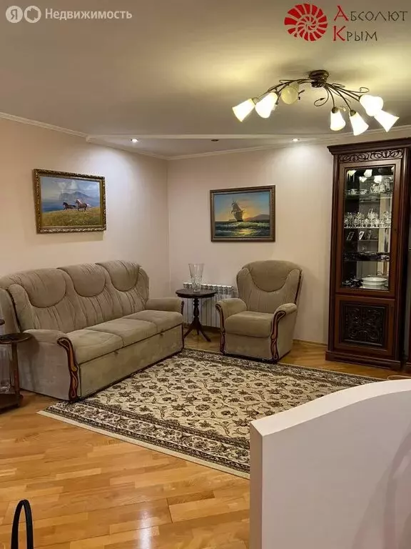 3-комнатная квартира: Феодосия, улица Десантников, 10 (72 м) - Фото 1