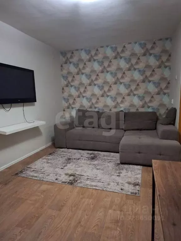 2-к кв. Тюменская область, Тюмень ул. Орджоникидзе, 4 (43.0 м) - Фото 1