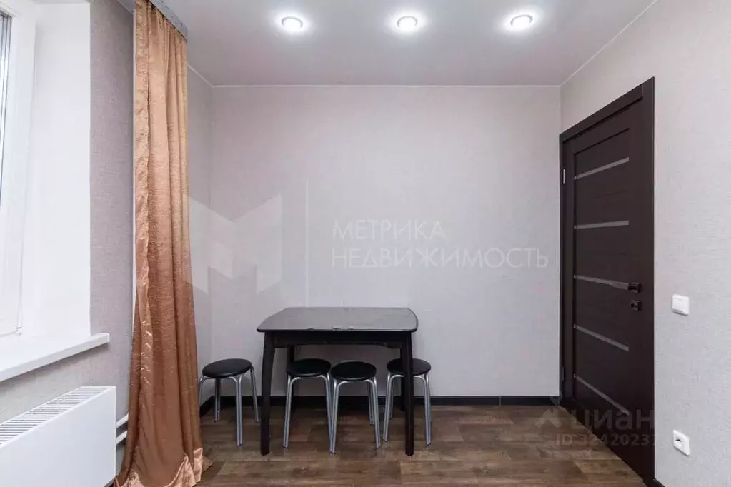 1-к кв. Тюменская область, Тюмень ул. Павла Шарова, 9 (37.2 м) - Фото 1