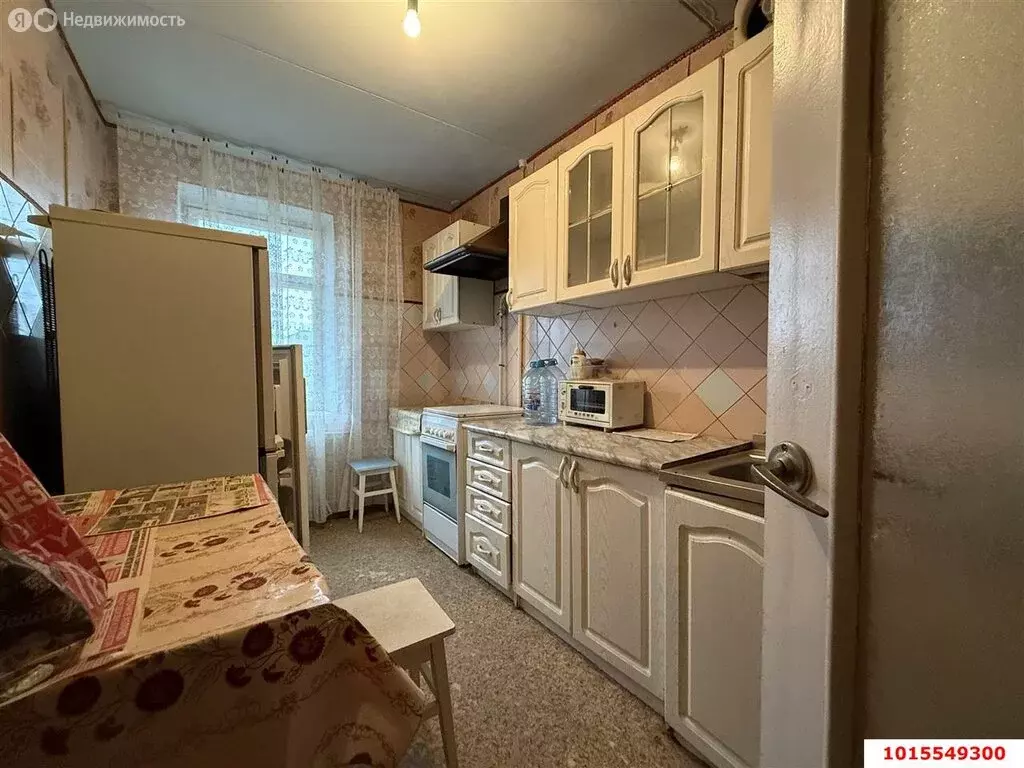 3-комнатная квартира: Краснодар, улица имени Игнатова, 12 (61.9 м) - Фото 1