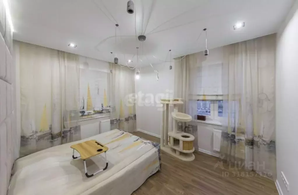 2-к кв. Тюменская область, Тюмень ул. Федюнинского, 64к1 (73.0 м) - Фото 1