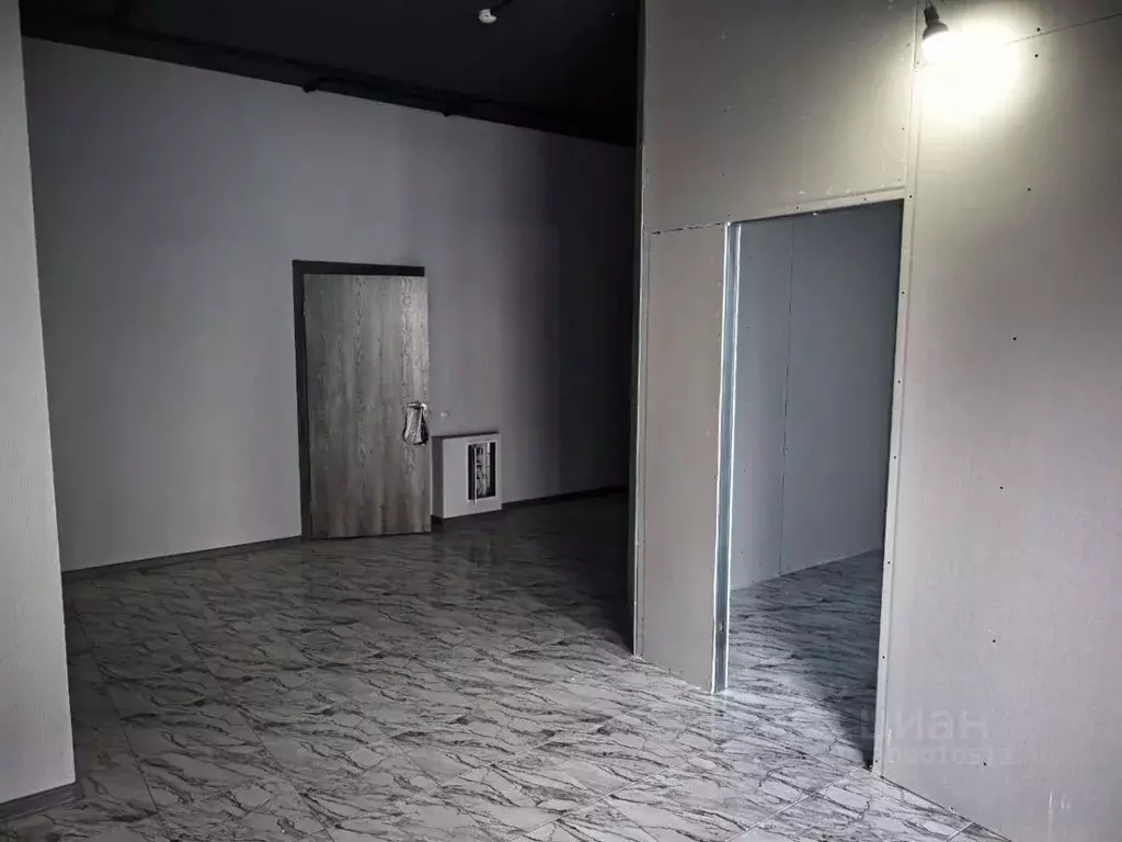 Помещение свободного назначения в Краснодарский край, Краснодар бул. ... - Фото 2