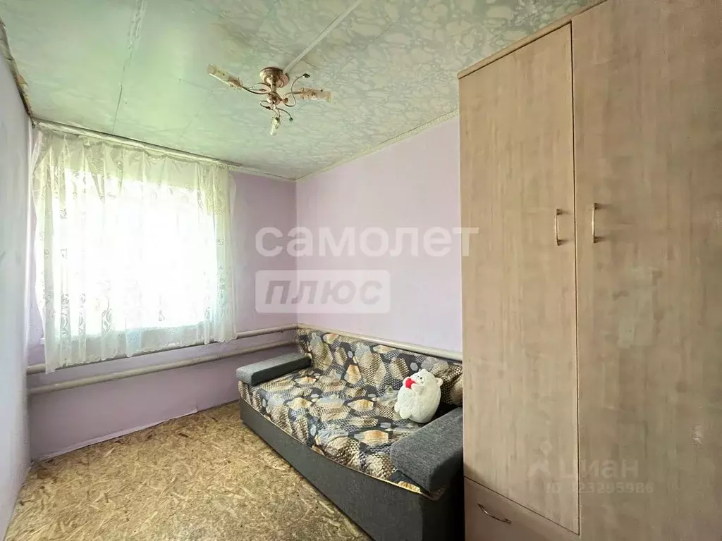 Дом в Омская область, Таврический район, с. Сосновское ул. Чапаева (58 ... - Фото 0