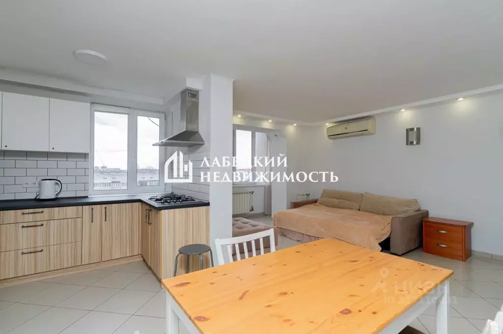 2-к кв. Крым, Симферополь ул. Трубаченко, 5 (74.7 м) - Фото 1