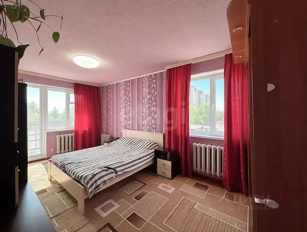 2-к кв. Псковская область, Псков ул. Ижорского Батальона, 35 (42.9 м) - Фото 1