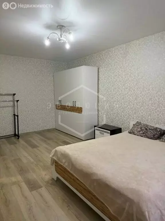 1-комнатная квартира: Калининград, Пригородная улица, 13к2 (40 м) - Фото 1