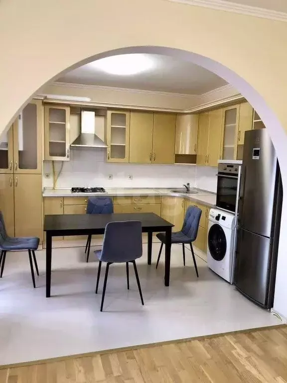 3-к кв. Крым, Симферополь ул. Исмаила Гаспринского (97.0 м) - Фото 2