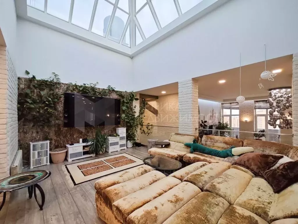 5-к кв. Тюменская область, Тюмень Заречный проезд, 43 (249.5 м) - Фото 1