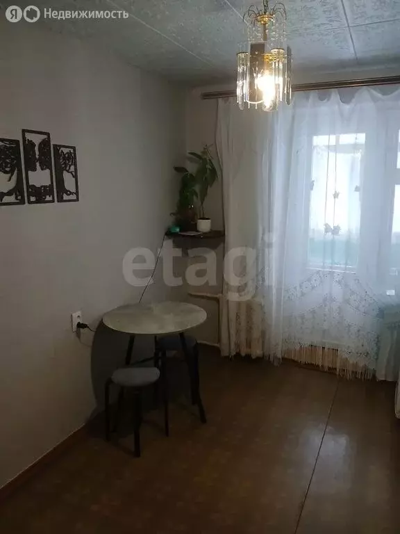 3-комнатная квартира: Златоуст, Октябрьская улица, 6 (72.6 м) - Фото 1