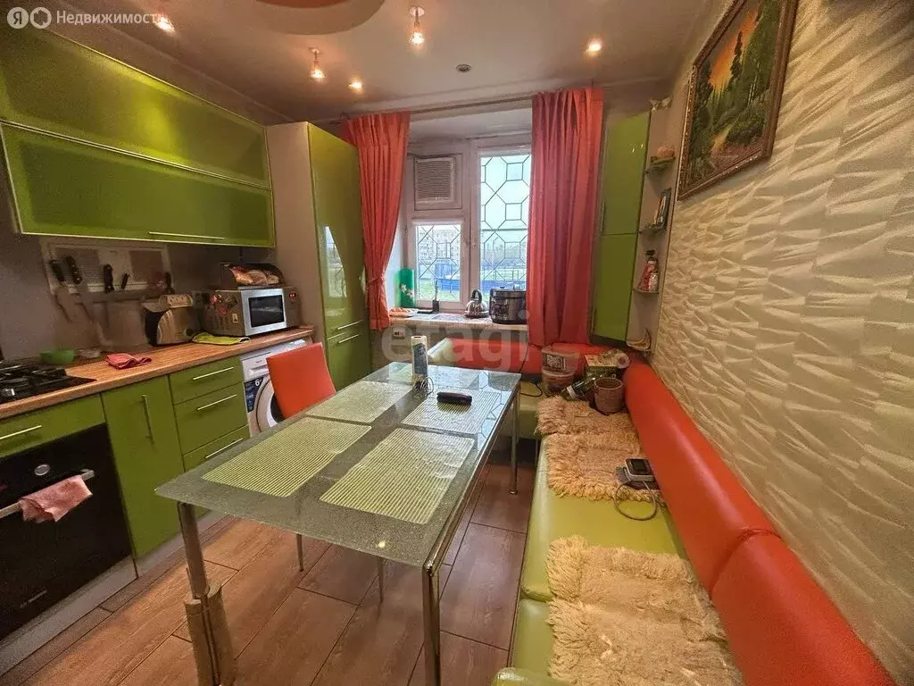 3-комнатная квартира: Камышлов, улица Куйбышева, 104А (66.6 м) - Фото 1