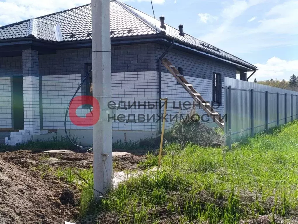 Дом в Тюменский район, деревня Зубарева (100 м) - Фото 1