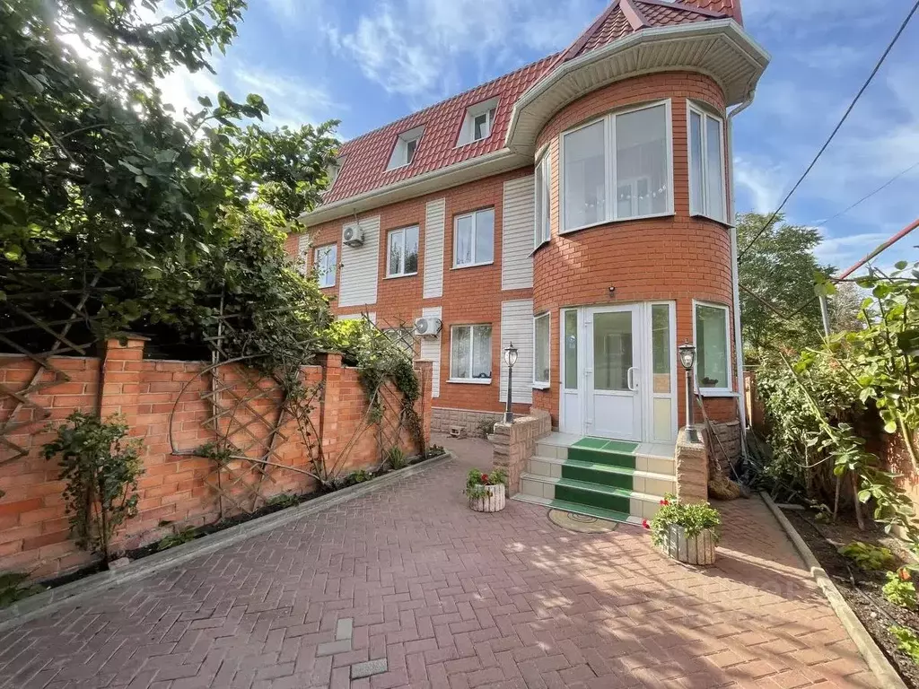 Дом в Краснодарский край, Ейск ул. Ленина (268 м) - Фото 1