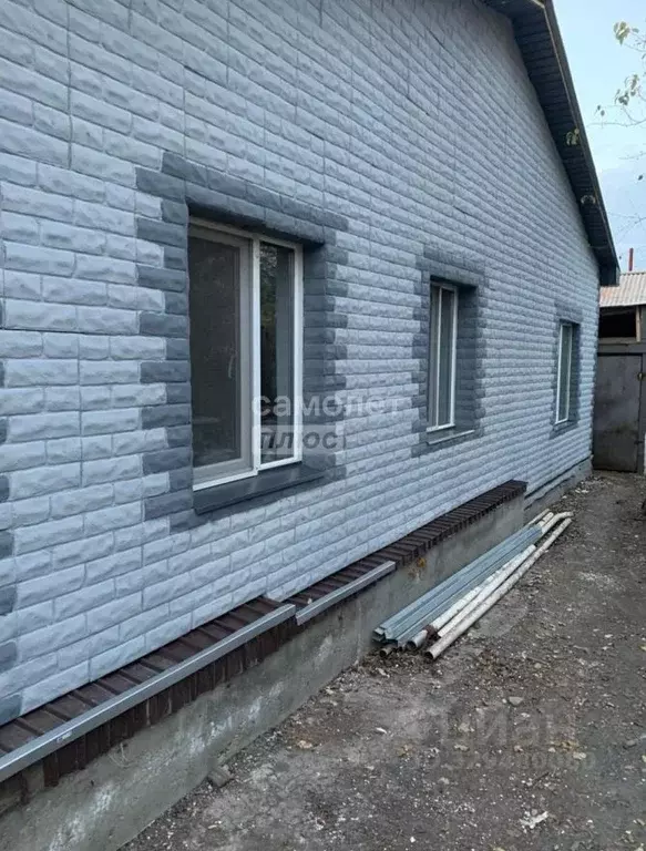 Дом в Омская область, Азовский Немецкий Национальный район, д. Мирная ... - Фото 1