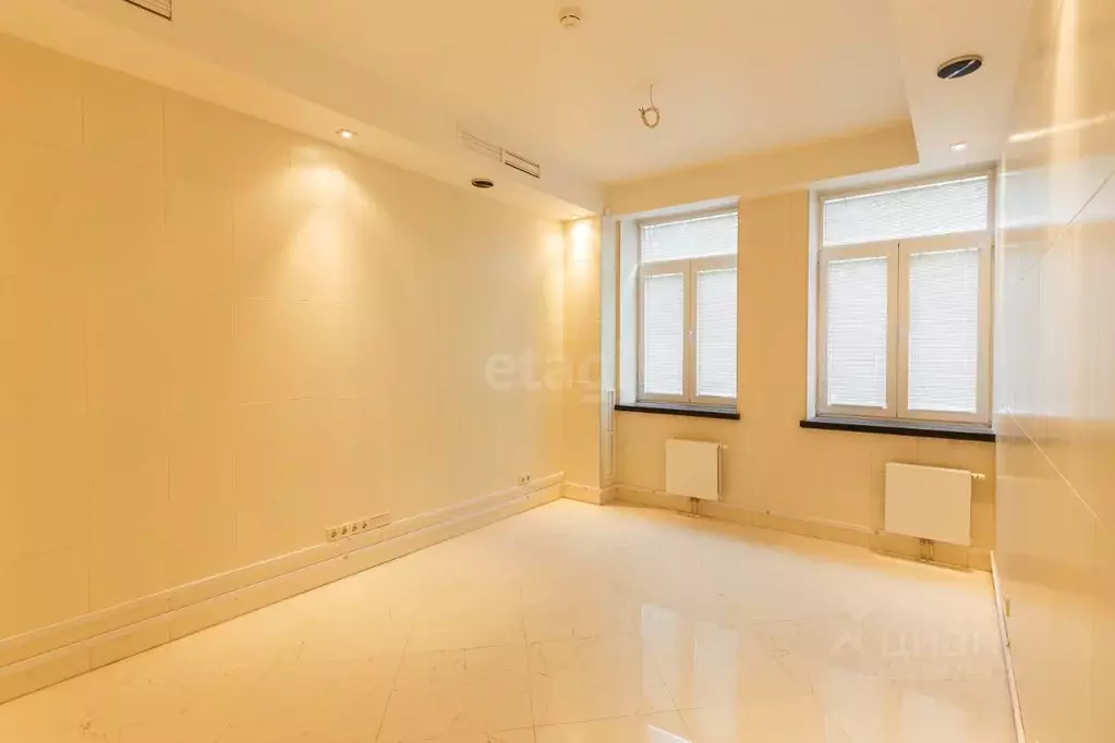 Помещение свободного назначения в Москва ул. 6-я Новые Сады, 2к1 (262 ... - Фото 1