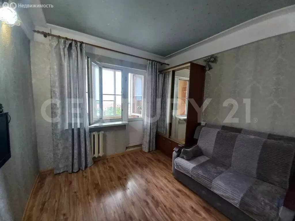 3-комнатная квартира: Махачкала, улица Ушакова, 3 (86.3 м) - Фото 0