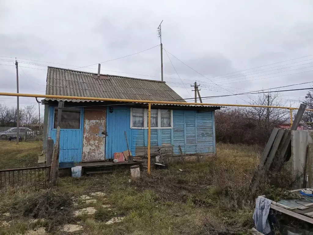 Дом в Саратовская область, Лысогорский район, Октябрьское ... - Фото 2