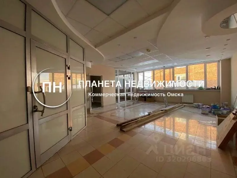 Помещение свободного назначения в Омская область, Омск просп. ... - Фото 1