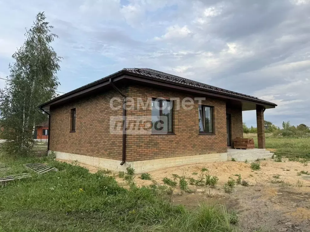Дом в Липецкая область, Грязинский район, Плехановский сельсовет, с. ... - Фото 1