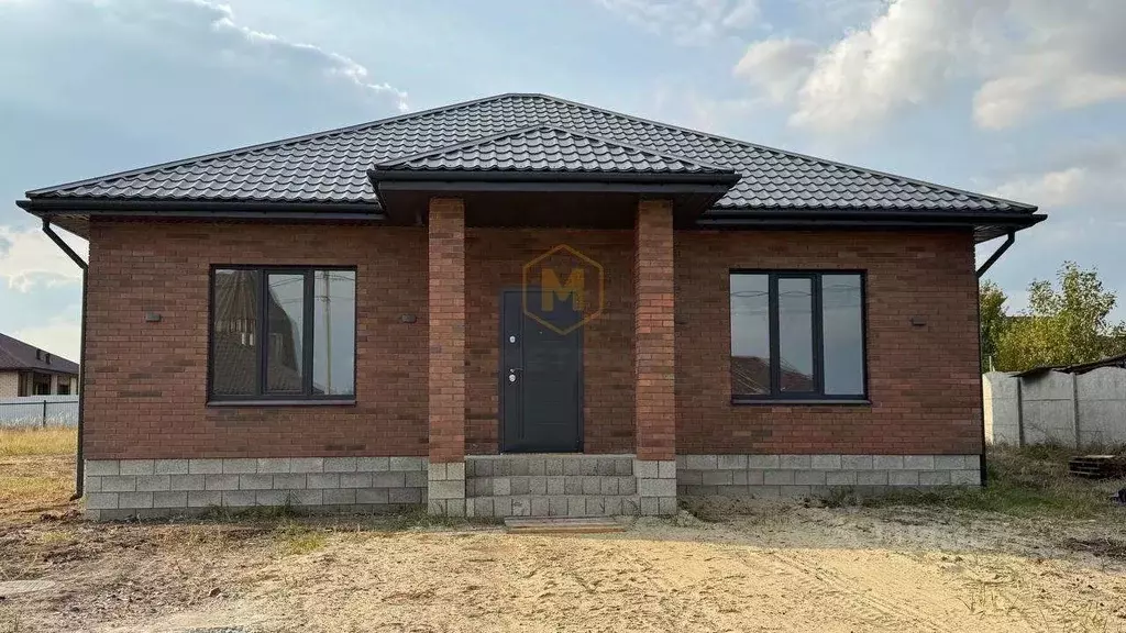 Дом в Белгородская область, Строитель Яковлевский городской округ, ул. ... - Фото 1