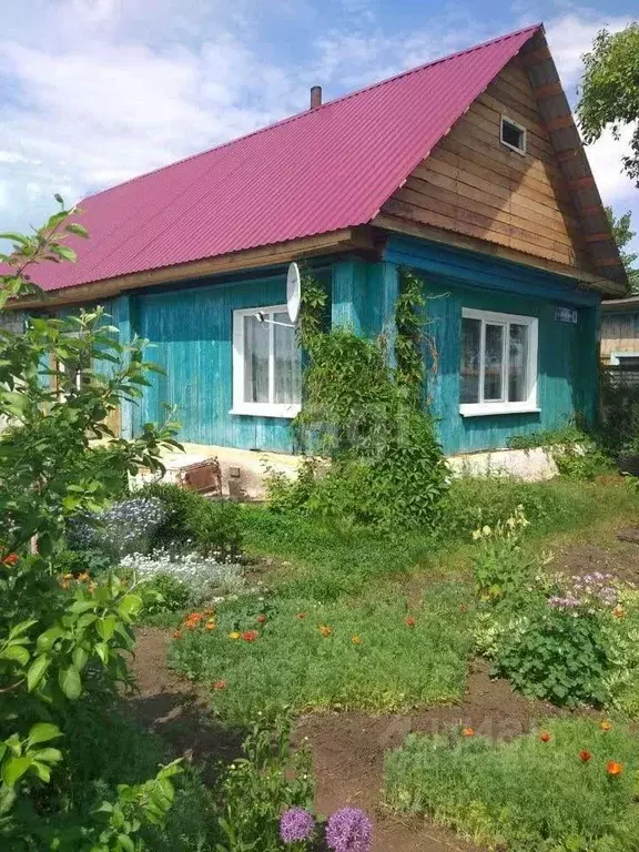 Дом в Челябинская область, Чебаркуль ул. Калинина (70 м) - Фото 0