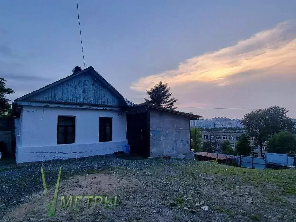 Дом в Приморский край, Владивосток ул. Полины Осипенко, 37А (50 м) - Фото 1