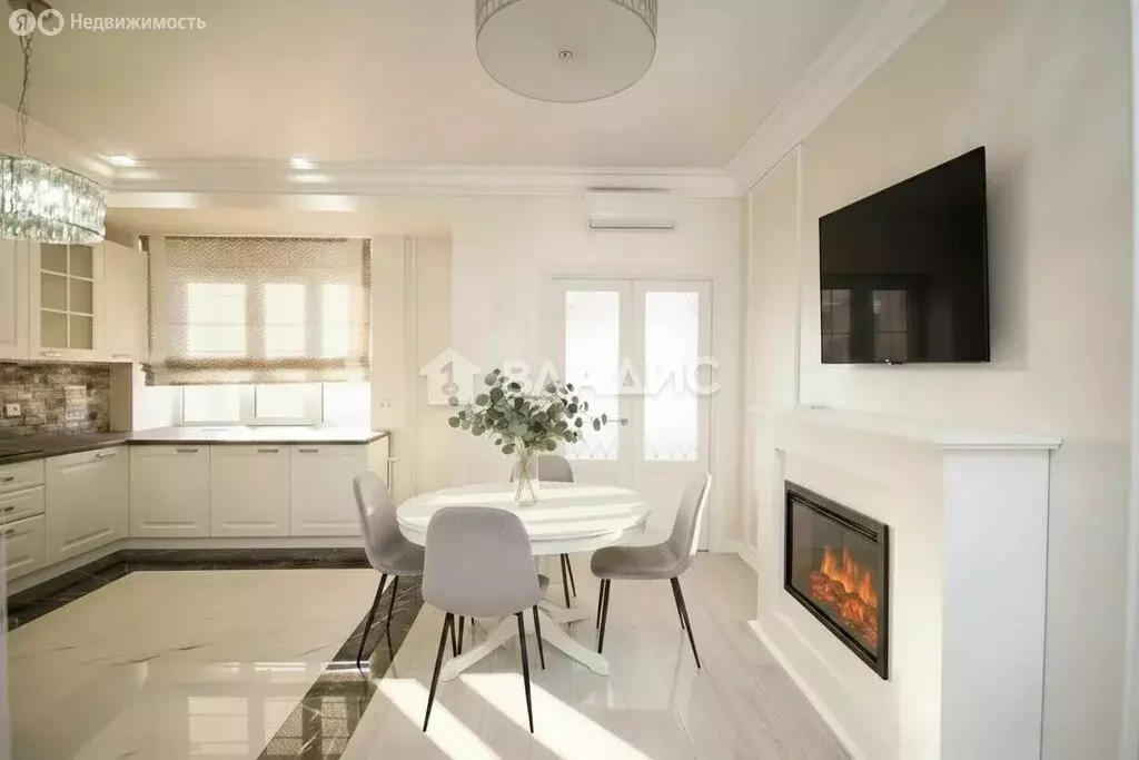 3-комнатная квартира: Балаково, улица 1 Мая, 77 (99.6 м) - Фото 1