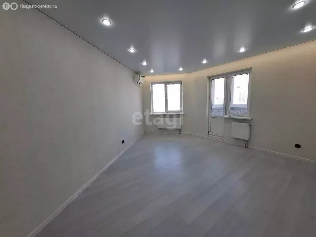 3-комнатная квартира: Воронеж, улица Антонова-Овсеенко, 35Э (92 м) - Фото 1