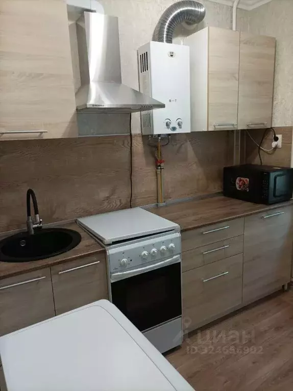 1-к кв. Краснодарский край, Туапсе Деповская ул., 10 (30.0 м) - Фото 1