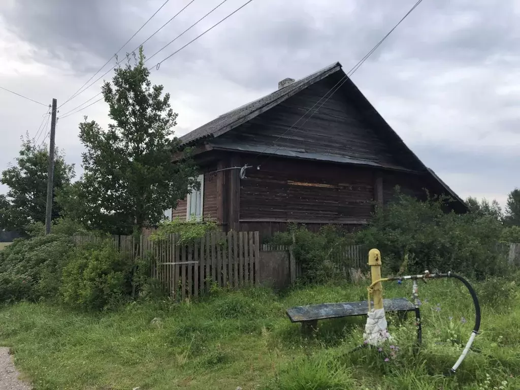 Дом в Новгородская область, Хвойнинский муниципальный округ, д. ... - Фото 0