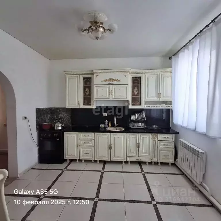 Дом в Ингушетия, Назрановский район, с. Али-Юрт 12-я линия, 13 (169 м) - Фото 0