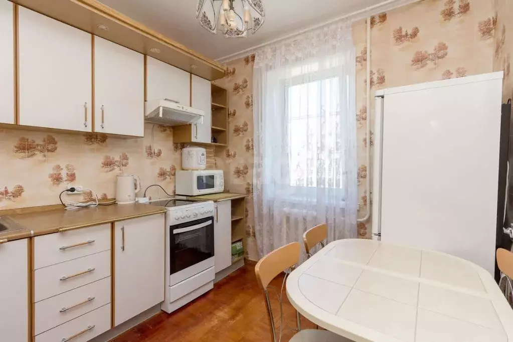 1-к кв. Тюменская область, Тюмень ул. Домостроителей, 12А (36.1 м) - Фото 0
