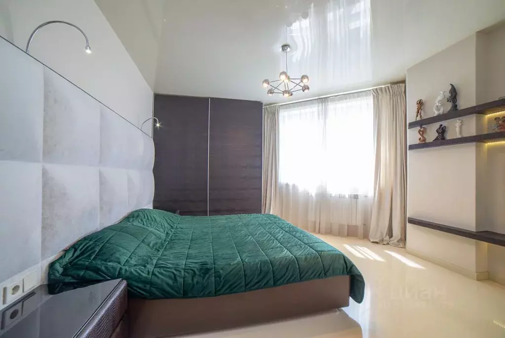 2-к кв. Свердловская область, Екатеринбург ул. Токарей, 40 (68.2 м) - Фото 1