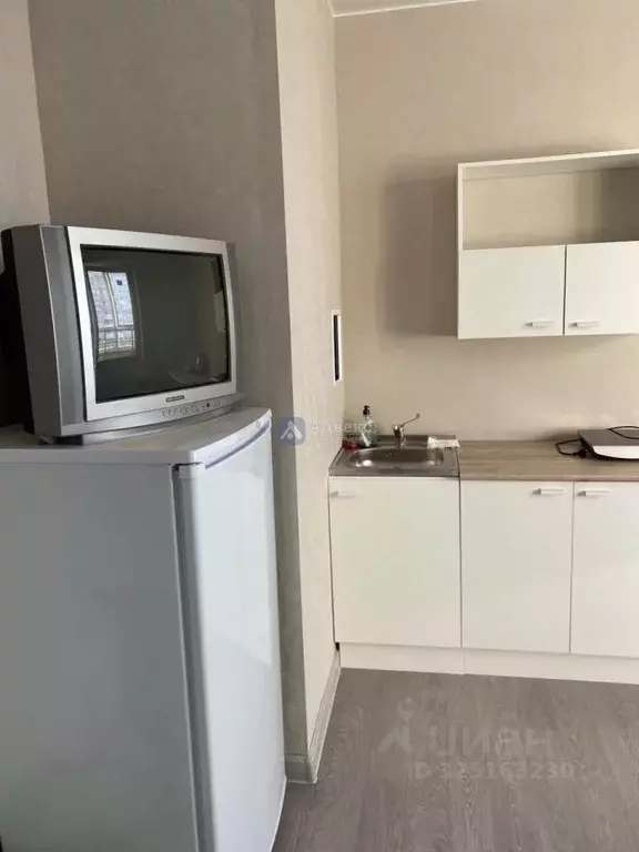 Студия Тюменская область, Тюмень ул. Парада Победы, 7 (20.8 м) - Фото 1