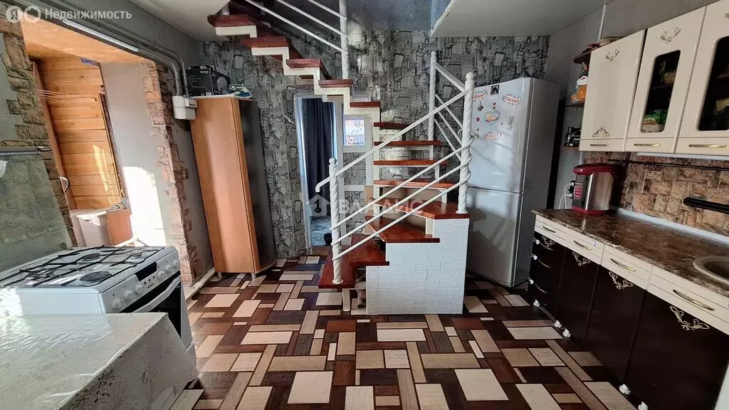 Дом в Бийск, улица Чарльза Дарвина (90 м) - Фото 1