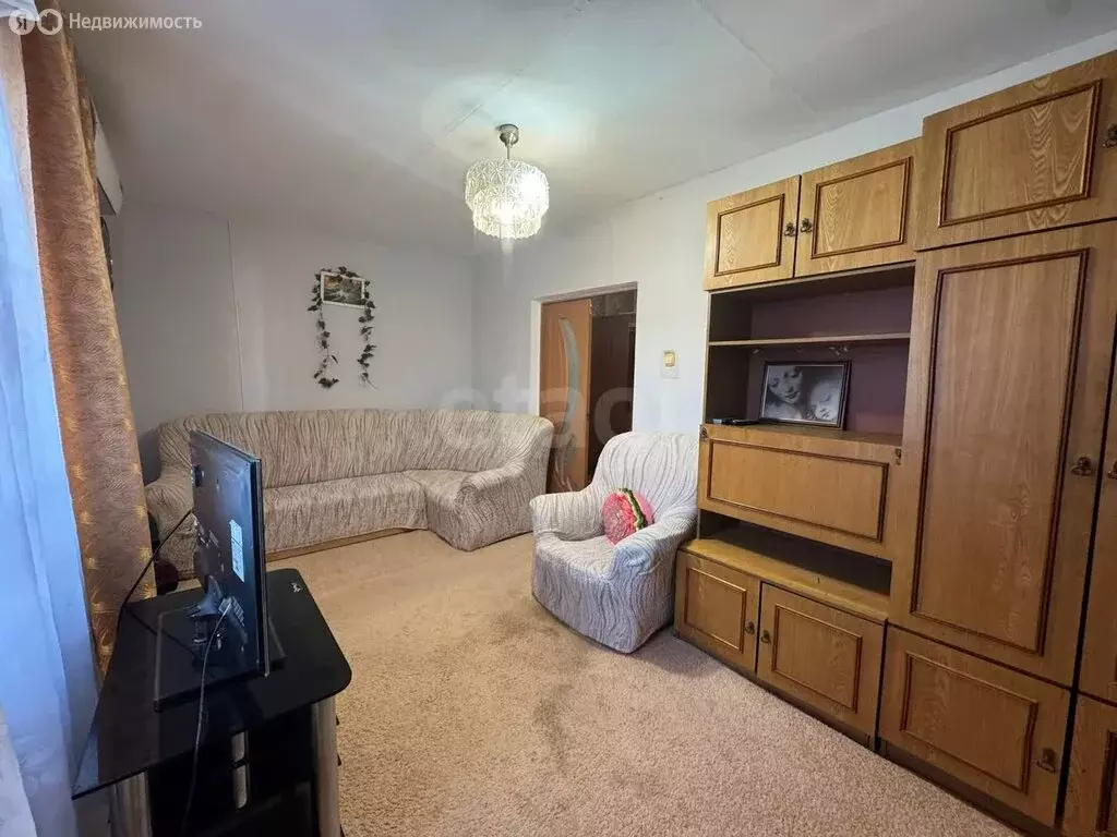 3-комнатная квартира: Верхнебаканский, улица Микрорайон, 10 (59 м) - Фото 1