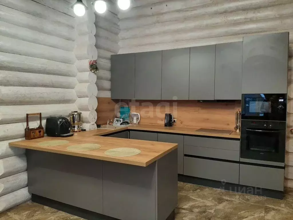 Дом в Ленинградская область, Гатчинский муниципальный округ, д. Чикино ... - Фото 1